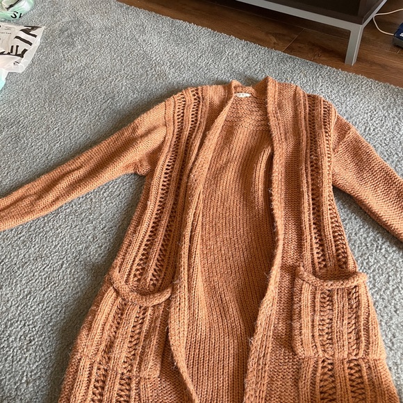 Kye Mi Cardigan - Picture 2 of 3